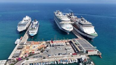 Kusadasi039na 4 kruvaziyerle 7 bin 427 turist geldi