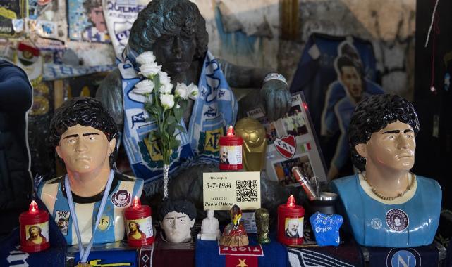 Napolide Maradonanin dogum yildonumu anildi