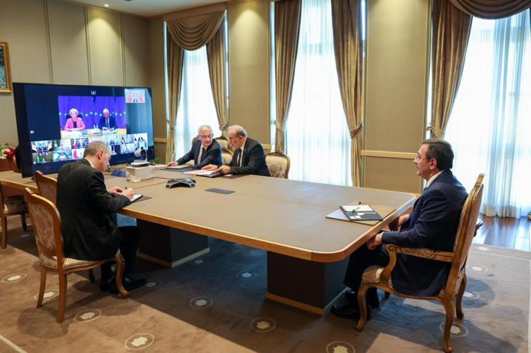 HC fdT2XQAA7CMW 299028